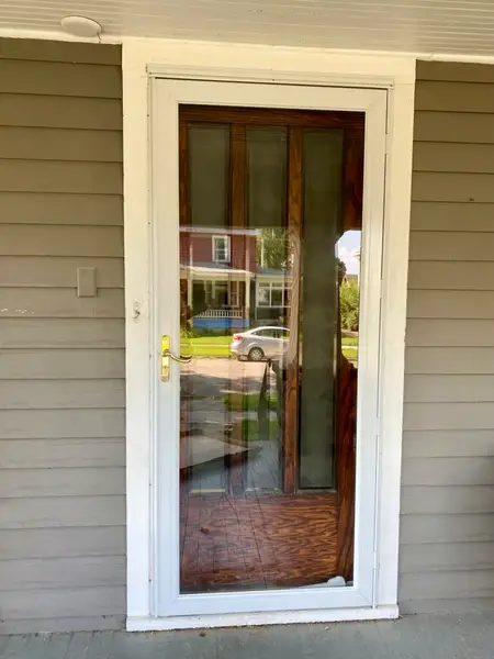 Storm Door Installation in Washington