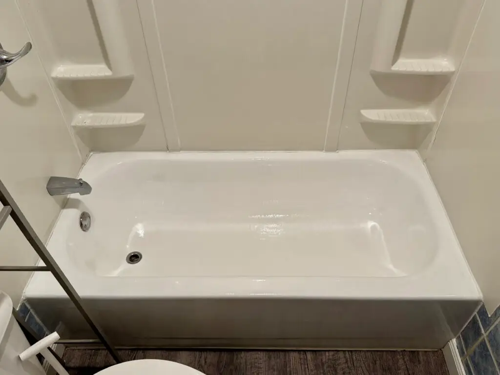Bathtub Refinishing in Iowa City