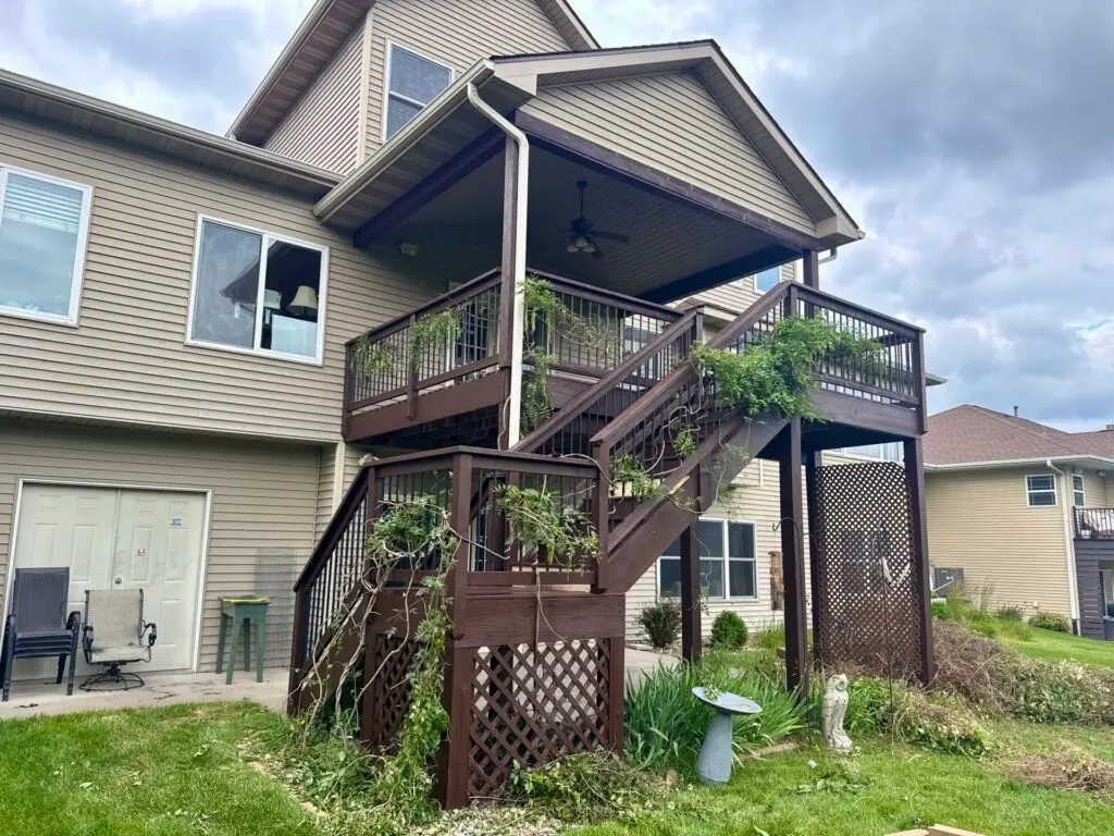Deck Staining Coralville — Coralville Handyman