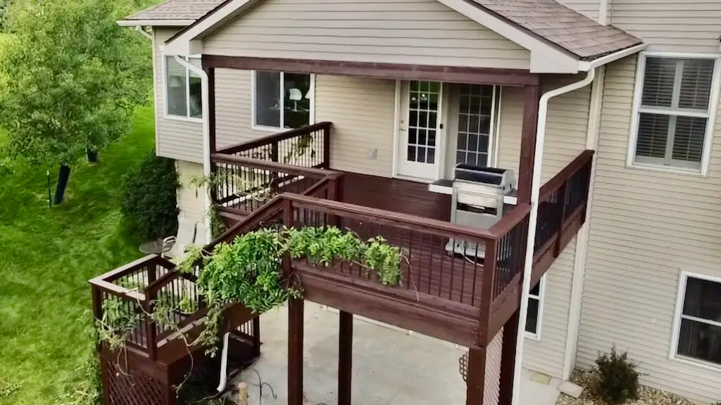Deck Staining Coralville — Coralville IA